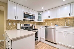 Refrigerador, microondas, parrilla de estufa y lavavajillas