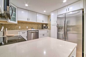 Fridge, microwave, stovetop, dishwasher - Cozy North Bend Getaway in Walkable Location! (North Bend)