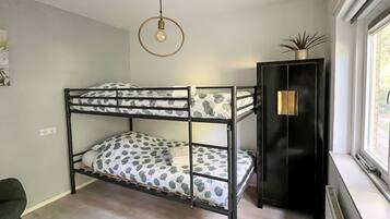 2 slaapkamers, geluiddichte muren, gratis wifi, beddengoed