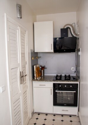 Private kitchen - Charming & spacious 2bedroom/ 5min from Agdal station (Rabat)