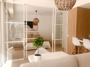 1 bedroom, iron/ironing board, WiFi, bed sheets - New Luxury Apartment by Ria Formosa (Faro)