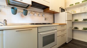Apartment (1 Bedroom) | Private kitchen