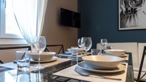 Apartment (1 Bedroom) | Wohnbereich
