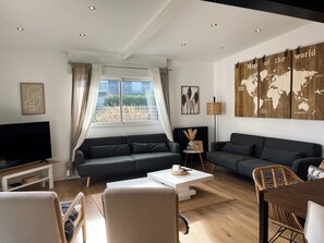 Fernseher, Tischtennisplatte