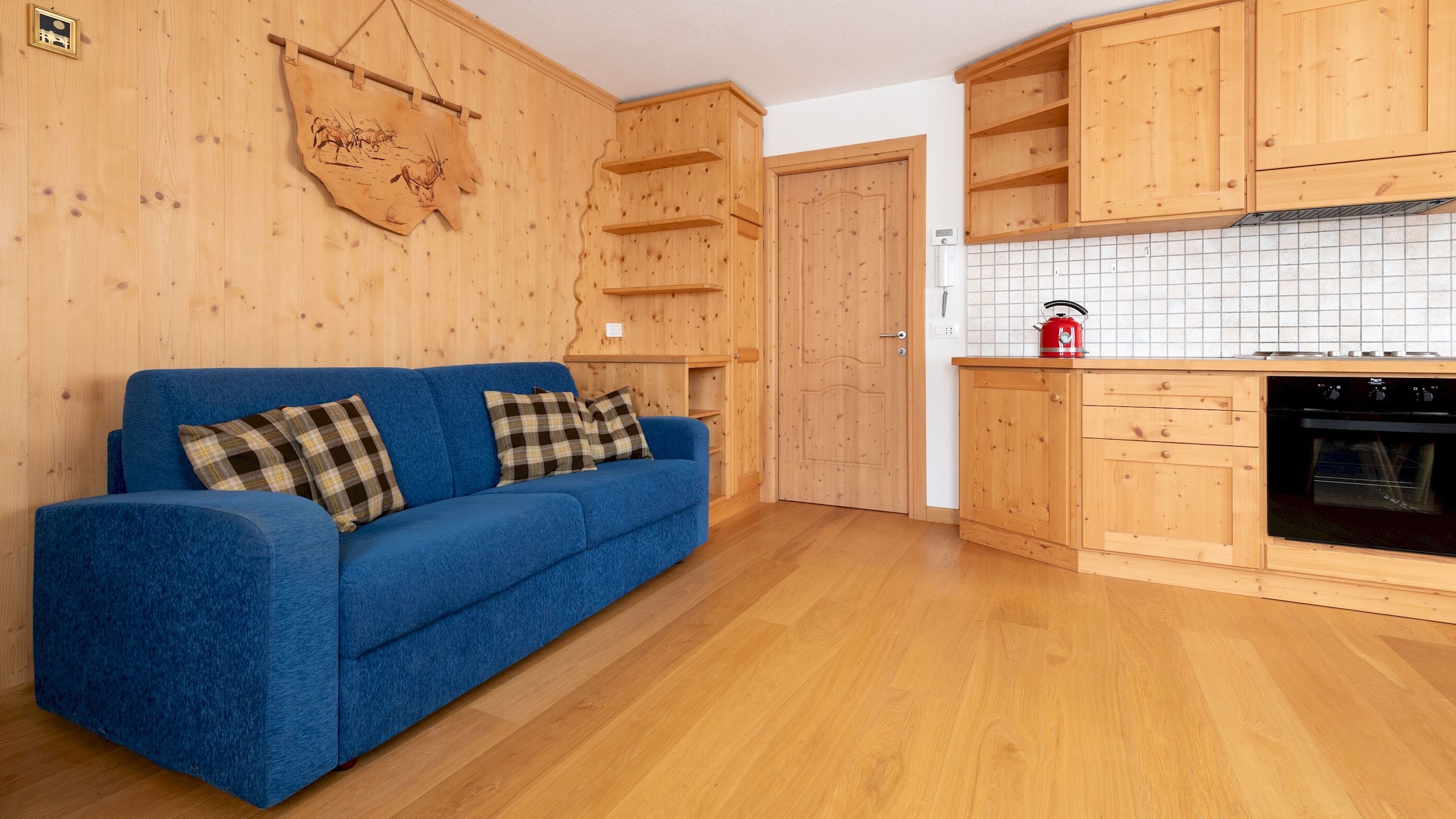 Apartamento (2 Bedrooms) | Área de estar | TV de tela plana 55 polegadas com canais a cabo, TV