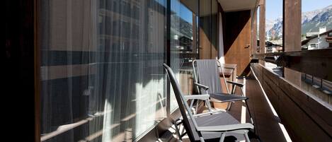 Apartment (1 Bedroom) | Balcony