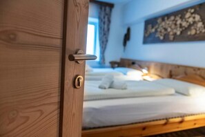 2 camere, ferro/asse da stiro, Wi-Fi gratuito