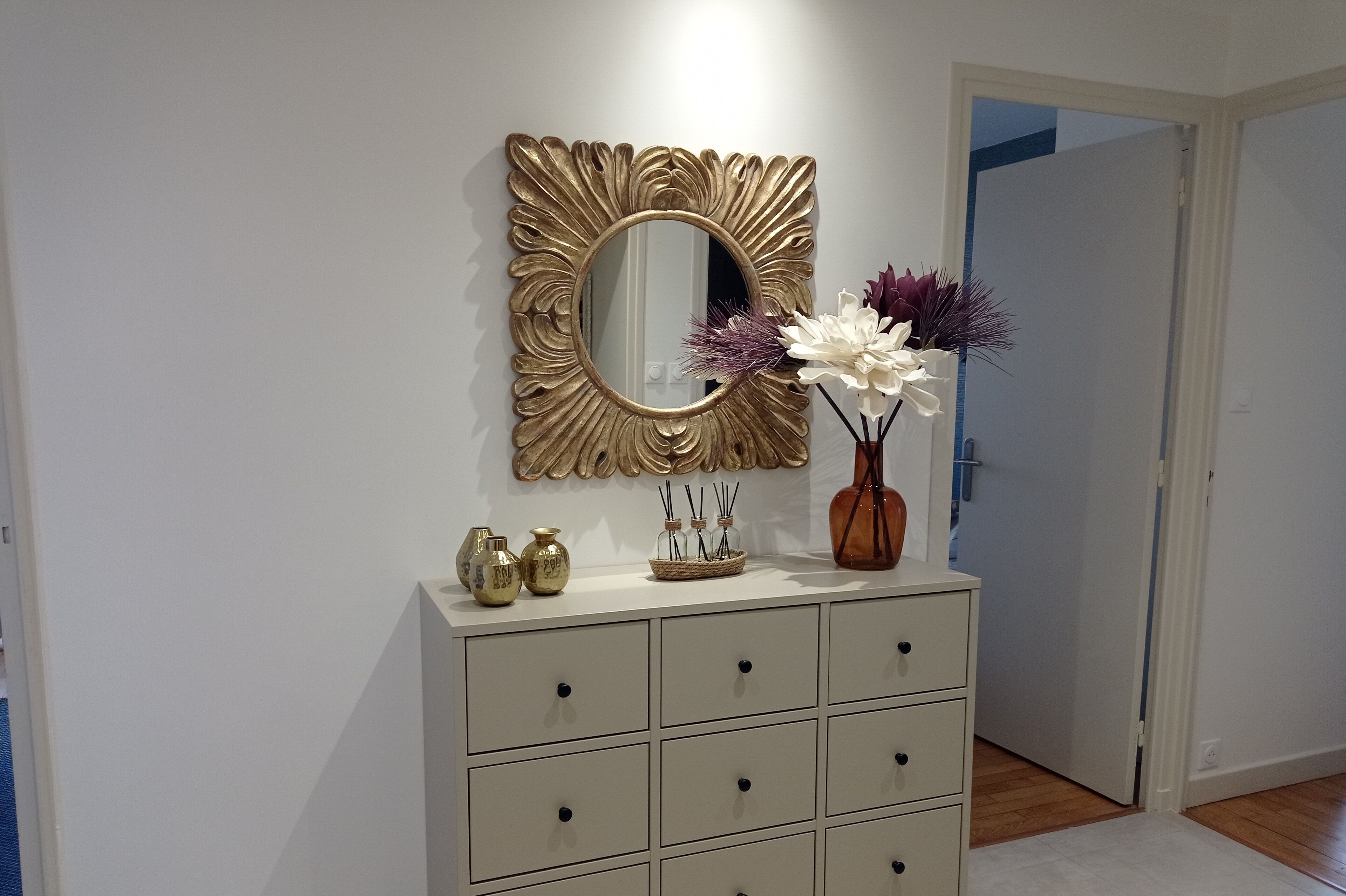 المنشأة من الداخل