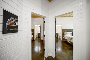 3 quartos, berço de viagem, Wi-Fi de cortesia, roupa de cama