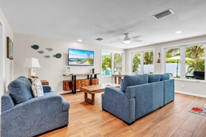 House, 2 Bedrooms | Living area