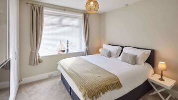 4 bedrooms, iron/ironing board, travel cot, free WiFi