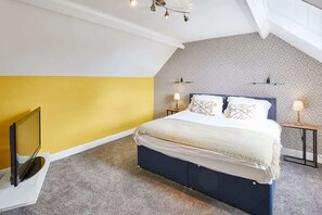 4 bedrooms, iron/ironing board, travel cot, free WiFi - Host & Stay | Seagull Cottage (Bridlington)