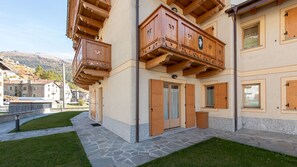 Exterior detail - Italianway - San Nicolò 64 (Valfurva)