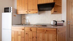 Apartment (1 Bedroom) | Private kitchen