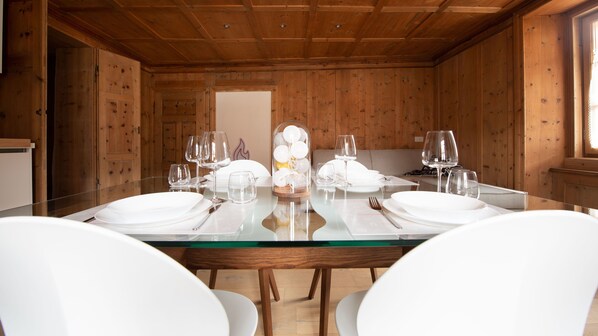 Apartment (1 Bedroom) | In-room dining - Italianway - Dei Sana 8 Yellow Submarine (Valdidentro)