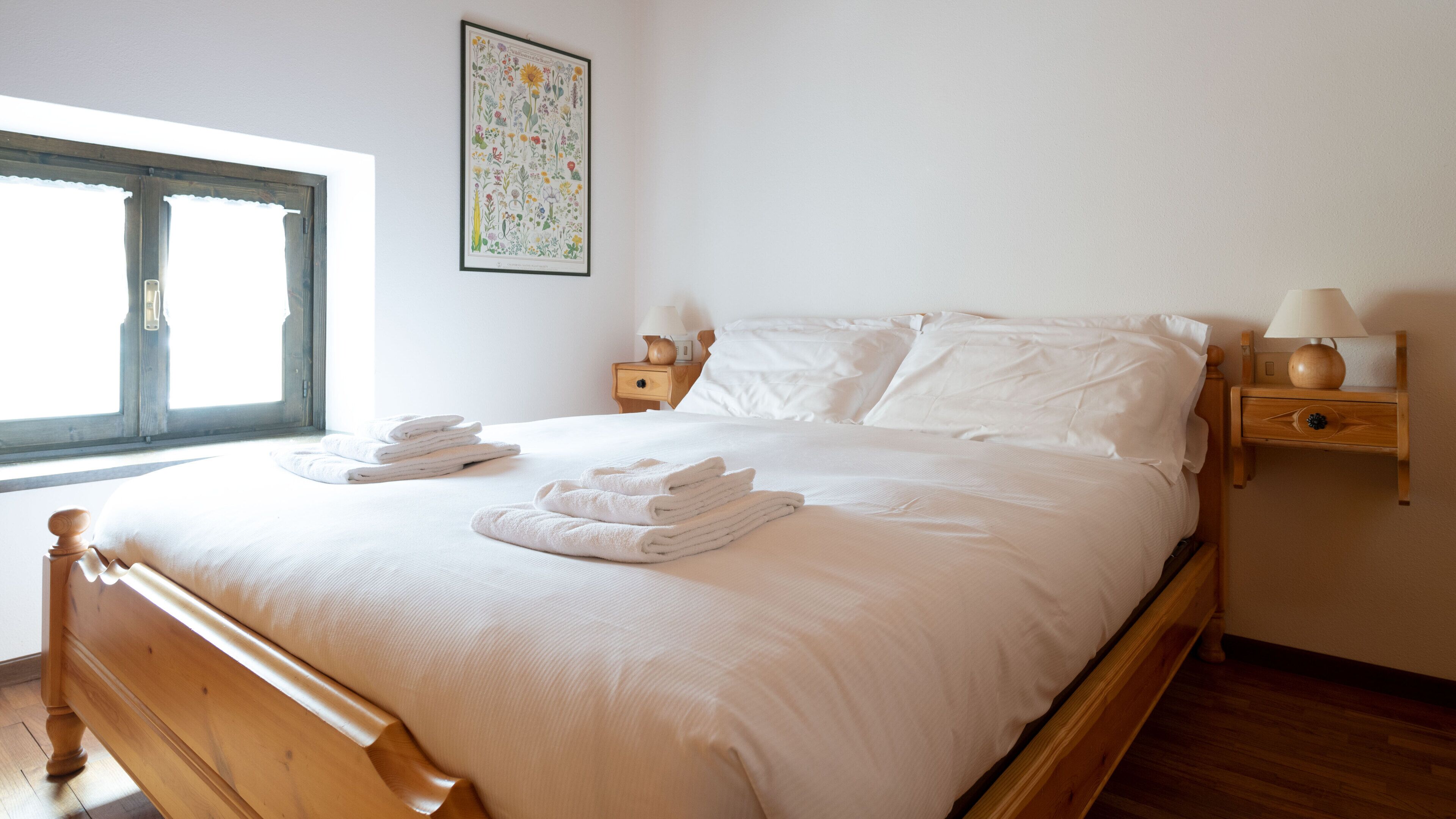 Apartment (2 Bedrooms) | 2 bedrooms, iron/ironing board, cribs/infant beds, rollaway beds