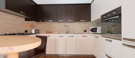 Apartment (3 Bedrooms) | Eigene Küche