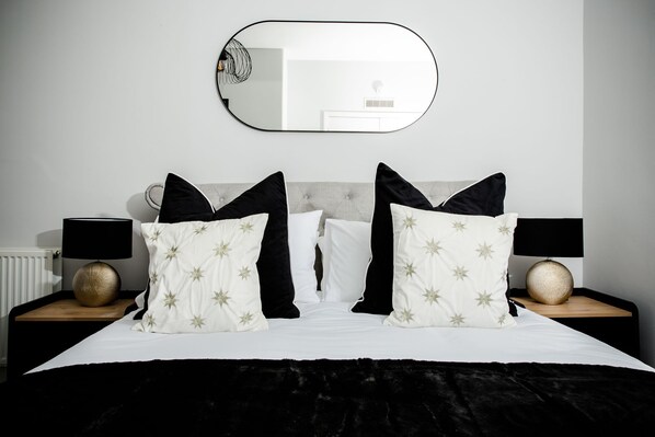 House, Private Bathroom, Garden View | 2 bedrooms - Crieff House (Crieff)