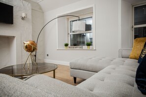 House, Private Bathroom, Garden View | Lounge