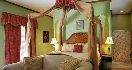Emerald Dream Cottage at Whispering Pines Inn