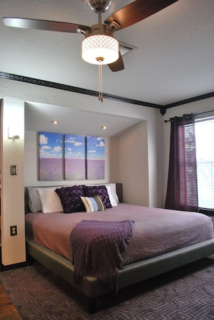 1 bedroom, iron/ironing board, WiFi, bed sheets. Lavender Suite at Whispering Pines Inn