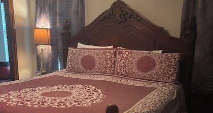 English Room at Whispering Pines Inn