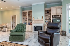 Casa, 4 habitaciones | Sala de estar