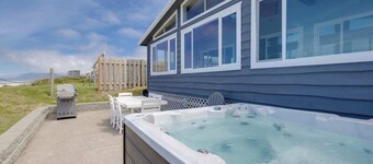 A BEAUTIFUL OCEAN FRONT 3 BEDROOM HOUSE