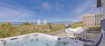 A BEAUTIFUL OCEAN FRONT 3 BEDROOM HOUSE