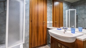 Lägenhet (1 Bedroom) | Badrum | Badkar och bidé