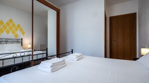 Lägenhet (1 Bedroom) | 1 sovrum, strykjärn/strykbräda och sängkläder