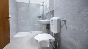 Apartment (1 Bedroom) | Bathroom