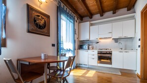 Classic Studio (0 Bedroom) | Private kitchen