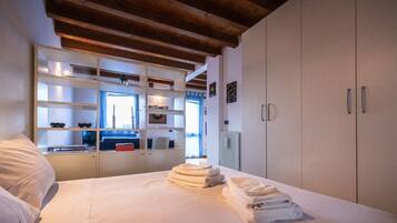 Classic Studio (0 Bedroom) | Interior