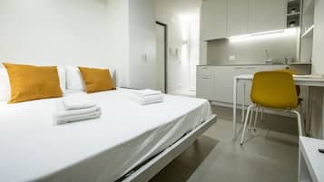 LÀgenhet (0 Bedroom) | StrykjÀrn/strykbrÀda och sÀngklÀder