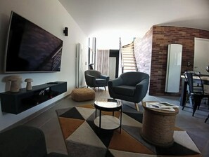 Smart TV, foosball - L'atelier (Lottinghen)