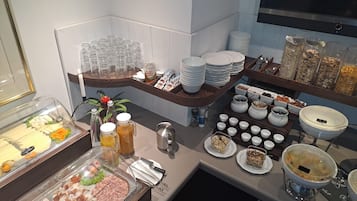 Daily buffet breakfast (EUR 19.50 per person)