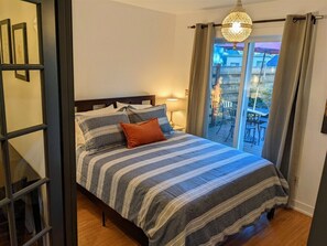 1 bedroom, WiFi - Bluebird Day - River Otter, Charming 1BR duplex in Old Downtown Bend (Bend)