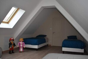 3 bedrooms, iron/ironing board, travel cot, free WiFi