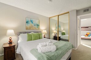 4 bedrooms, desk, iron/ironing board, free WiFi