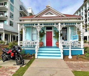 Exterior - 1915 Boho California Beach Kit House (Oceanside)