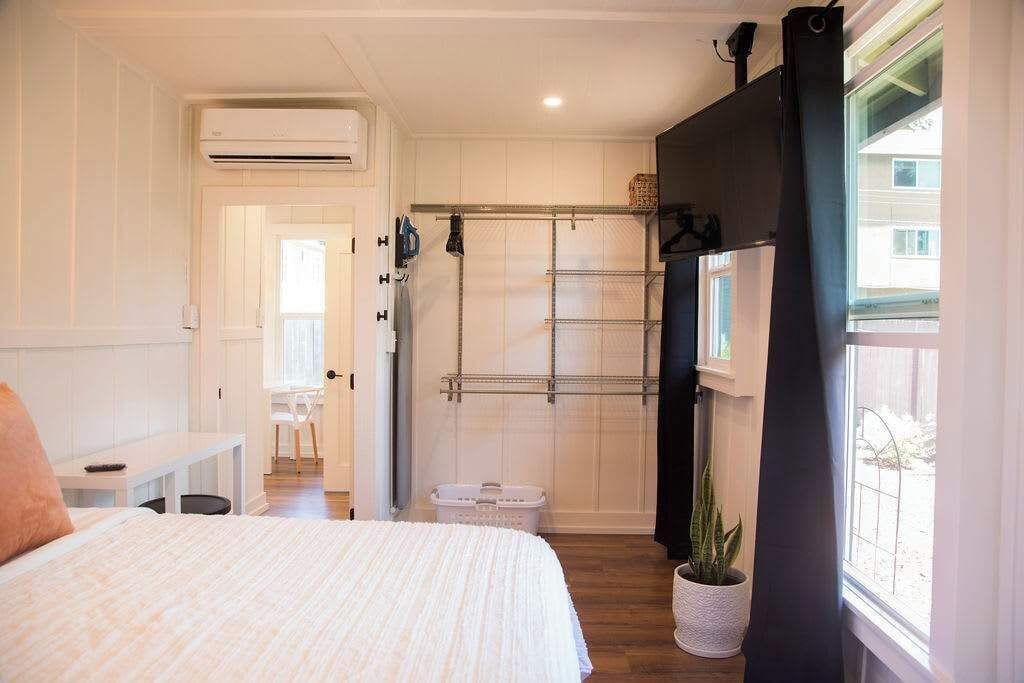 2 Schlafzimmer, Schreibtisch, Bügeleisen/Bügelbrett, WLAN