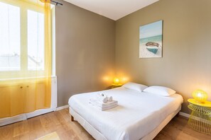 1 bedroom, free WiFi, bed sheets - Minihic - appartement avec jardin (Saint-Coulomb)