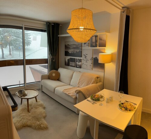 Soyouz-Vanguard 09 - Studio Apartment, Sleeps 4