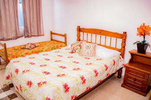 House | 3 bedrooms, blackout drapes, iron/ironing board, free WiFi - Ribeiro Lugar de Paz Casa 1 (Arraial do Cabo)