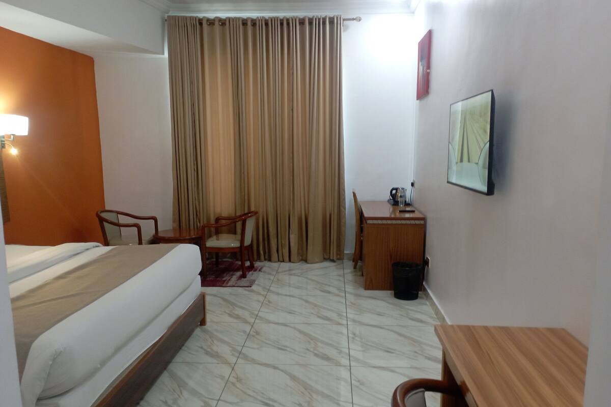 Desk, laptop workspace, WiFi (free), bed sheets