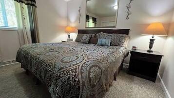 2 bedrooms, desk, iron/ironing board, free WiFi