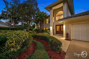 Entrada de la propiedad