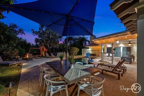 BBQ/picnic Area - 8BR Villa with Heated Pool Near Beach (Largo)