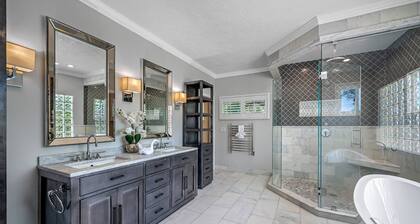 8BR Villa with Heated Pool Near Beach